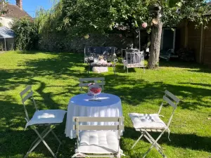 Orchard in Recloses – Peaceful Natural Venue Near Fontainebleau