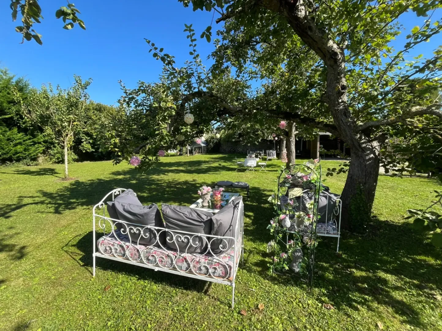 Orchard in Recloses – Peaceful Natural Venue Near Fontainebleau