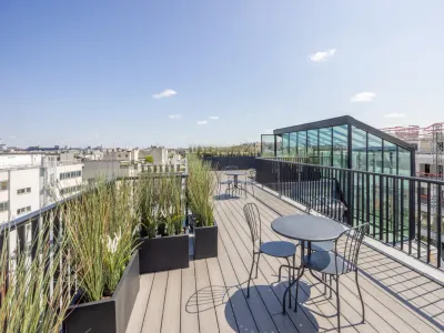 Penthouse with Eiffel Tower View in Paris 8th