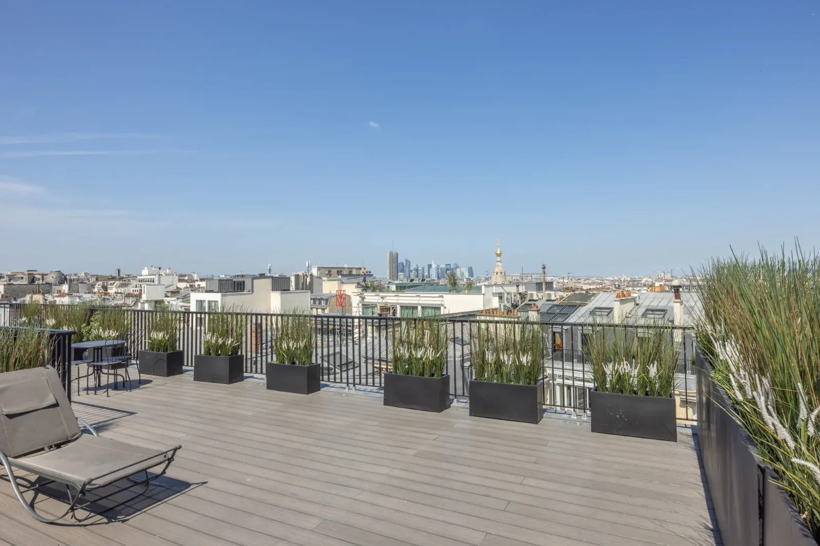 Penthouse with Eiffel Tower View in Paris 8th