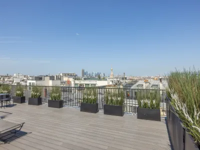 Penthouse with Eiffel Tower View in Paris 8th