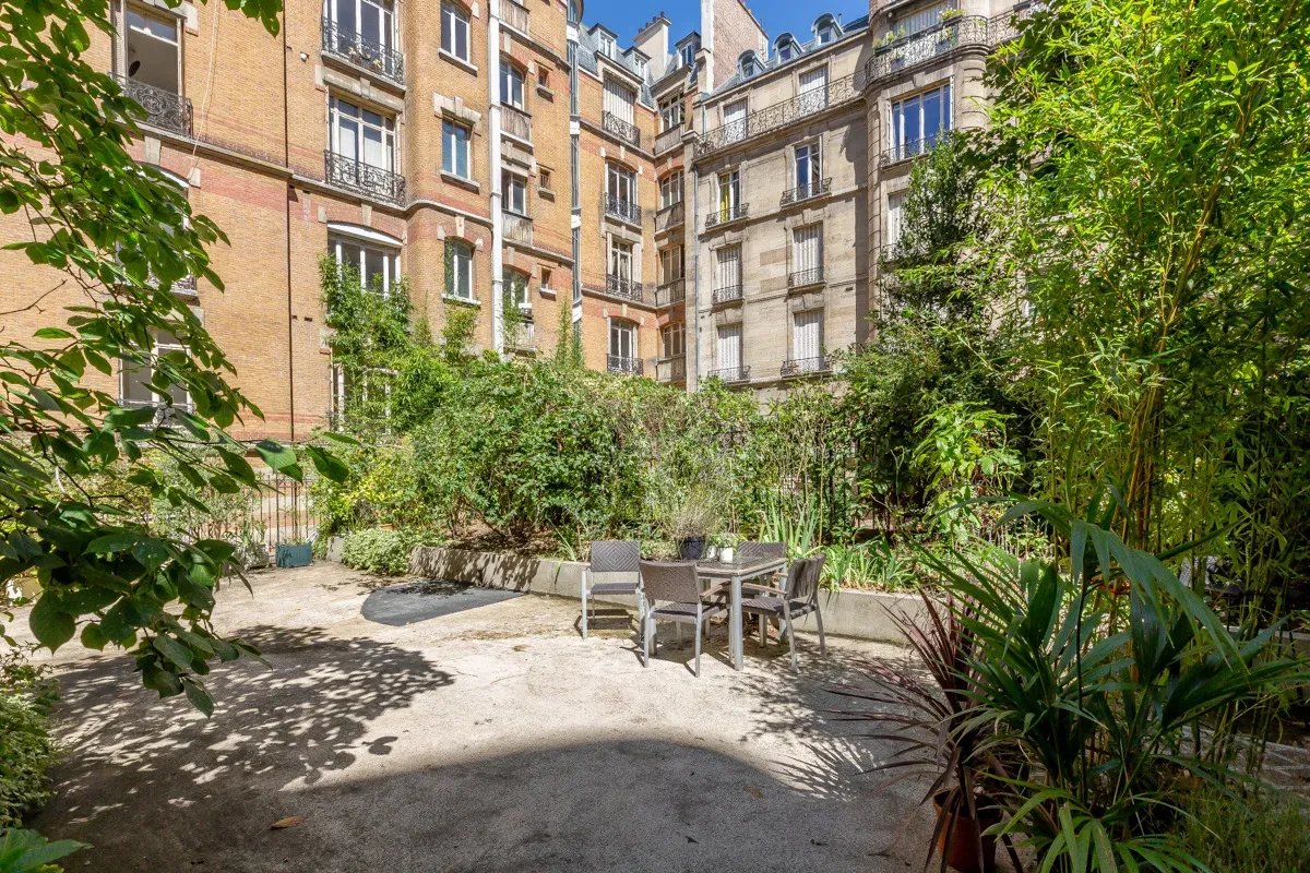 Charming Loft with Private Garden in Paris 16th