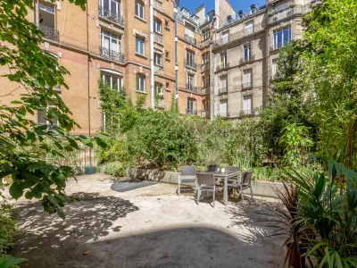 Loft Charmant avec Jardin Privé dans le 16e à Paris