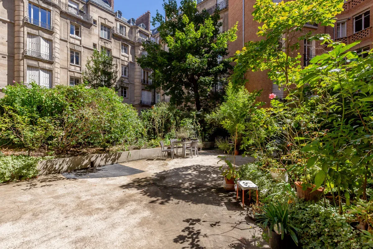 Charming Loft with Private Garden in Paris 16th