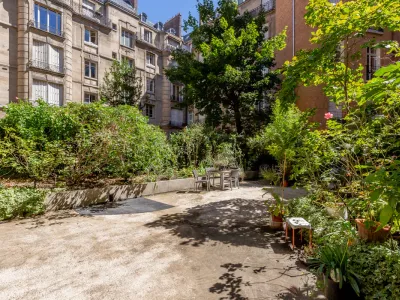 Loft Charmant avec Jardin Privé dans le 16e à Paris