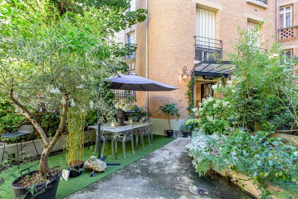 Charming Loft with Private Garden in Paris 16th