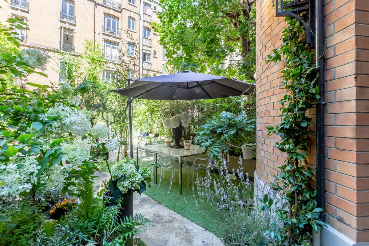 Charming Loft with Private Garden in Paris 16th