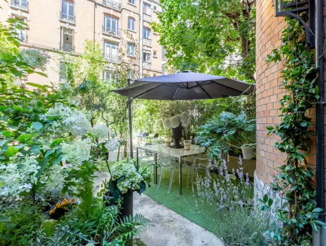 Charming Loft with Private Garden in Paris 16th