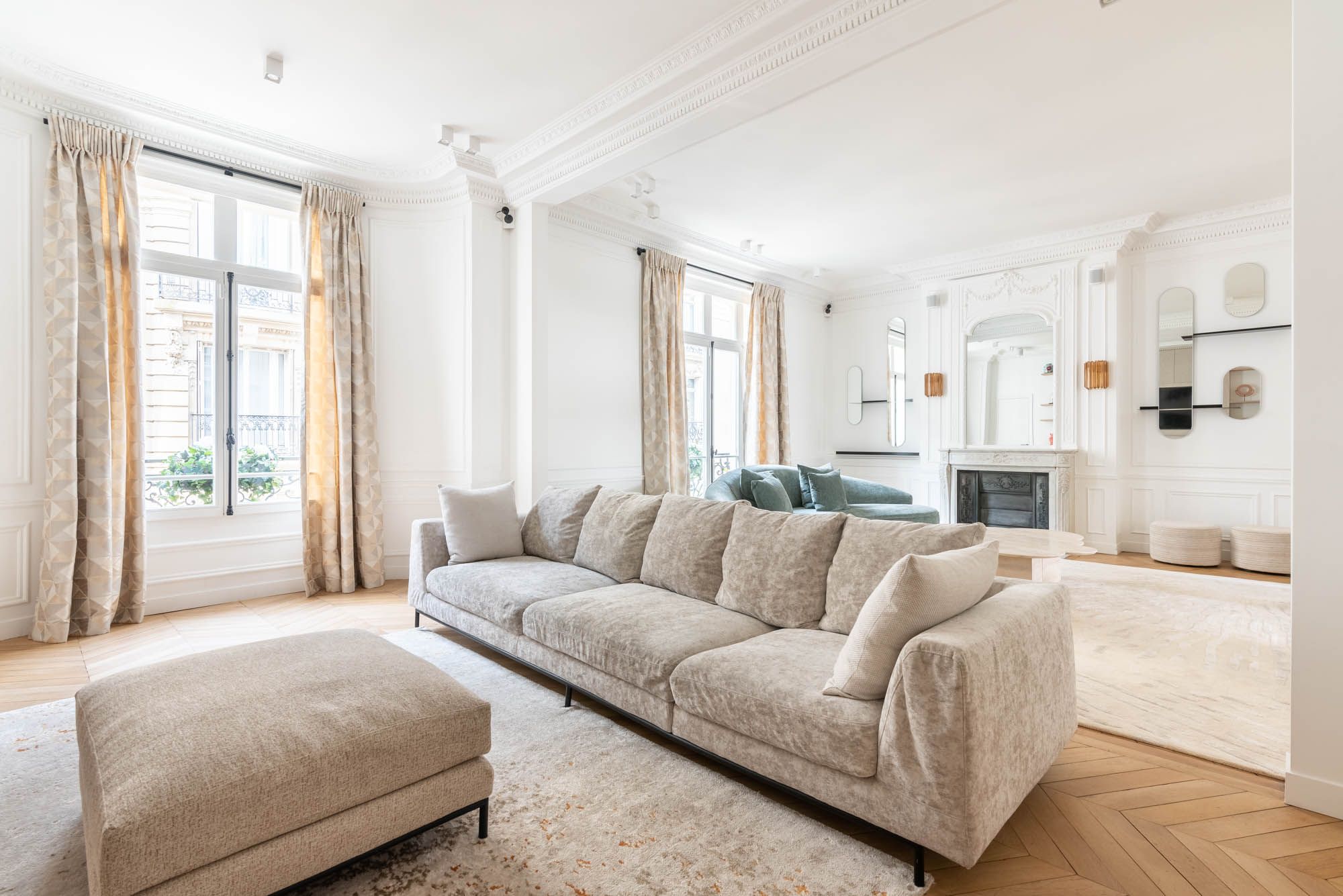 Elegant 250 m² Apartment for Events in Paris 16th