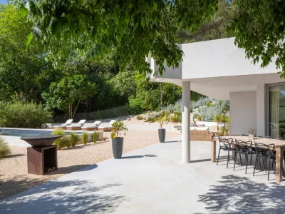 Villa architecturale futuriste pour événements à Marseille