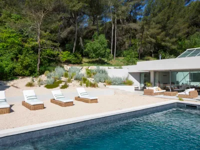 Villa architecturale futuriste pour événements à Marseille