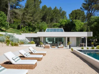 Villa architecturale futuriste pour événements à Marseille