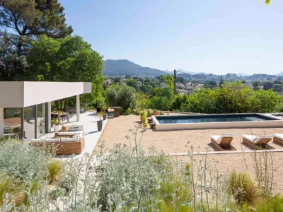 Villa architecturale futuriste pour événements à Marseille