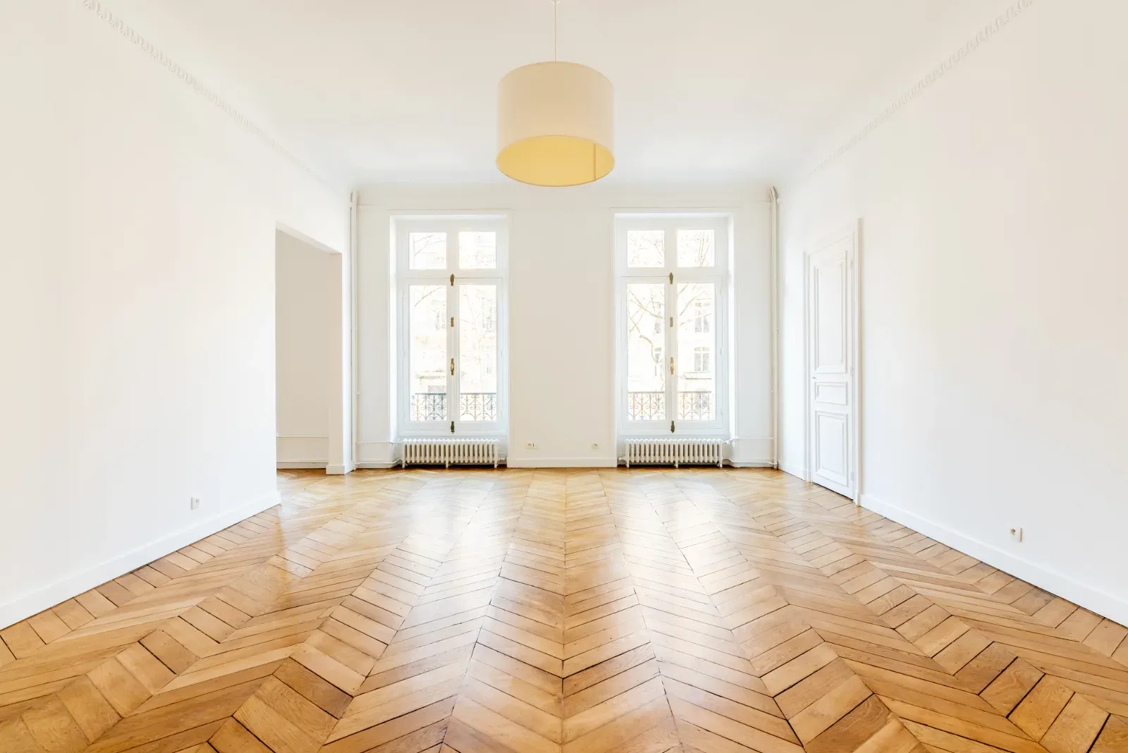 Elegant 400 m² Apartment for Events in Paris 8th