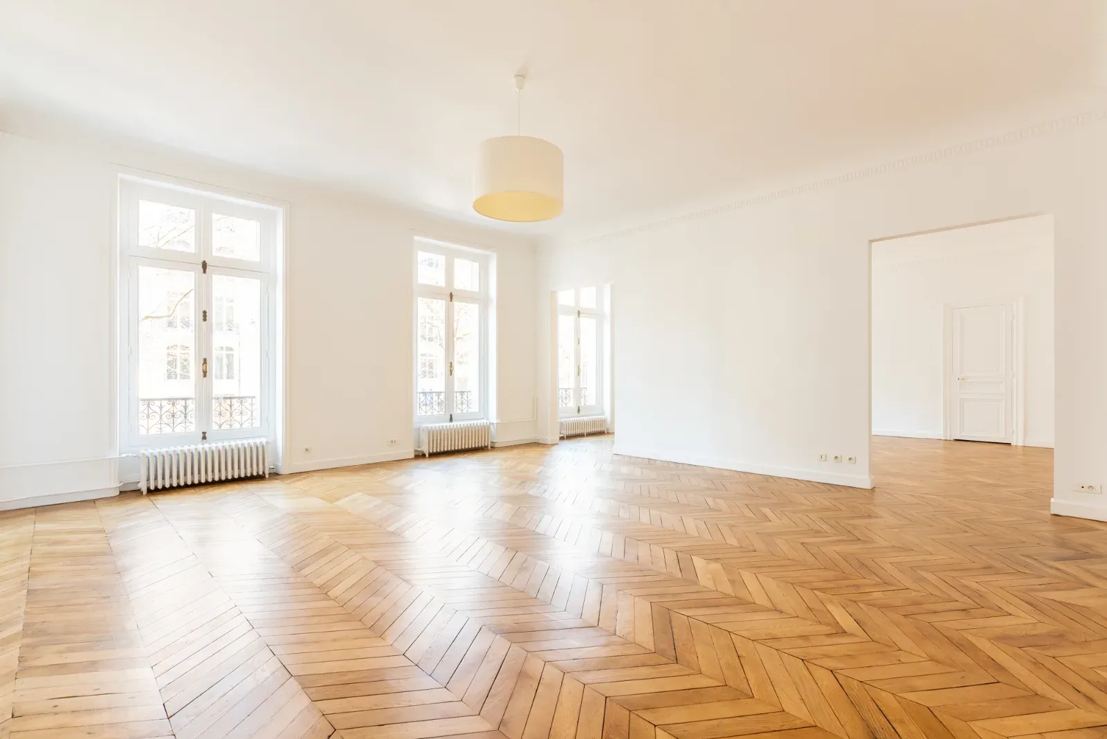 Elegant 400 m² Apartment for Events in Paris 8th