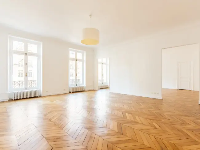 Elegant 400 m² Apartment for Events in Paris 8th