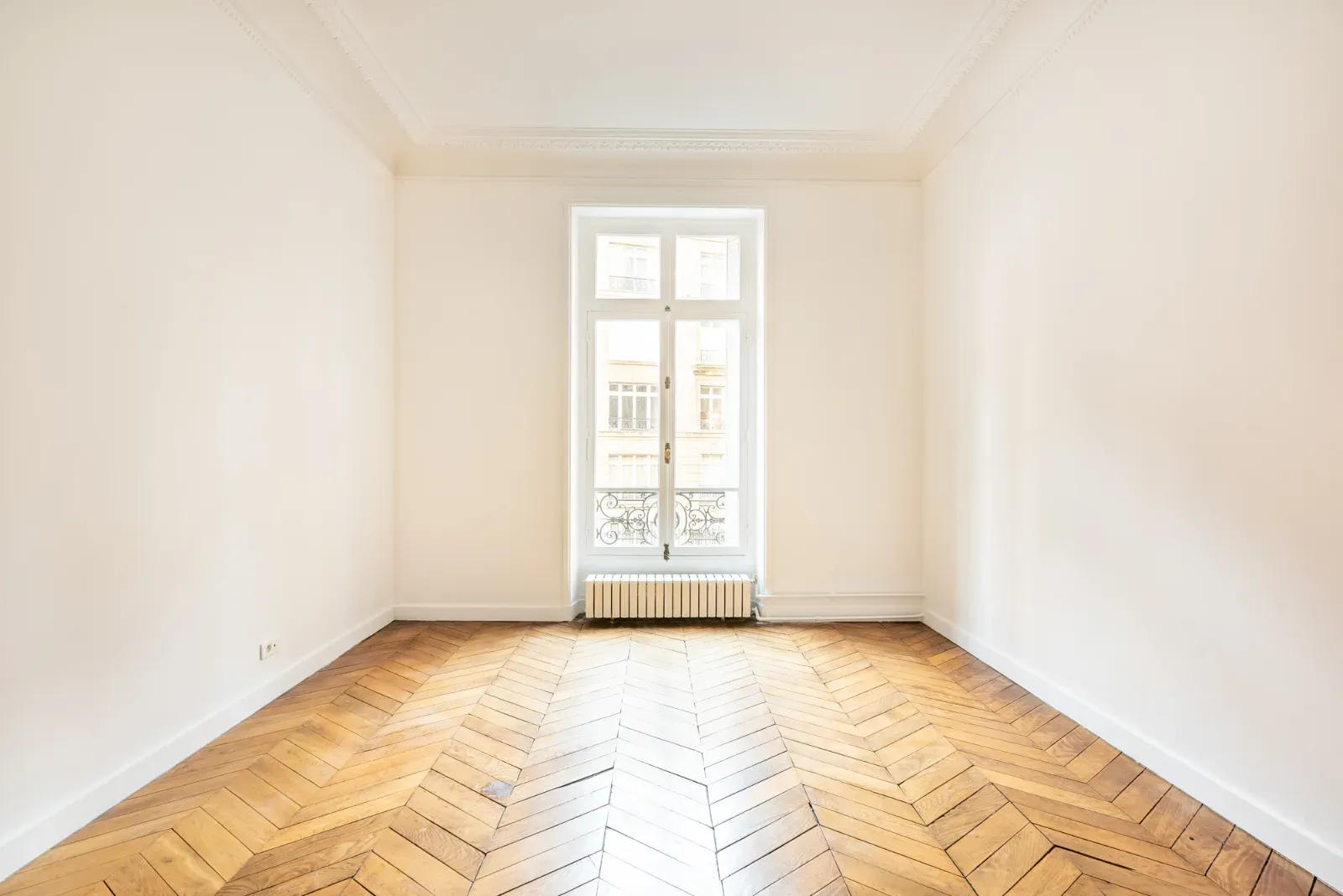 Elegant 400 m² Apartment for Events in Paris 8th