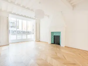 Elegant 400 m² Apartment for Events in Paris 8th