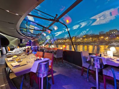 Restaurant Croisière sur la Seine | Dîner Élégant & Événements à Paris