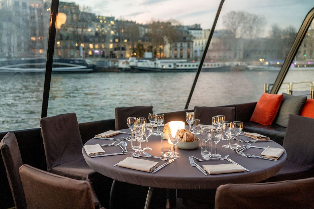 Cruise Restaurant on the Seine | Elegant Dining & Events in Paris