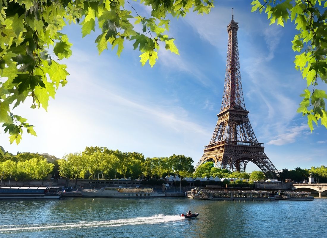 Cruise Restaurant on the Seine | Elegant Dining & Events in Paris