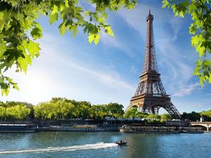Cruise Restaurant on the Seine | Elegant Dining & Events in Paris