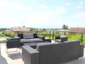 Villa Élégante à Divonne-les-Bains avec Vue sur les Alpes
