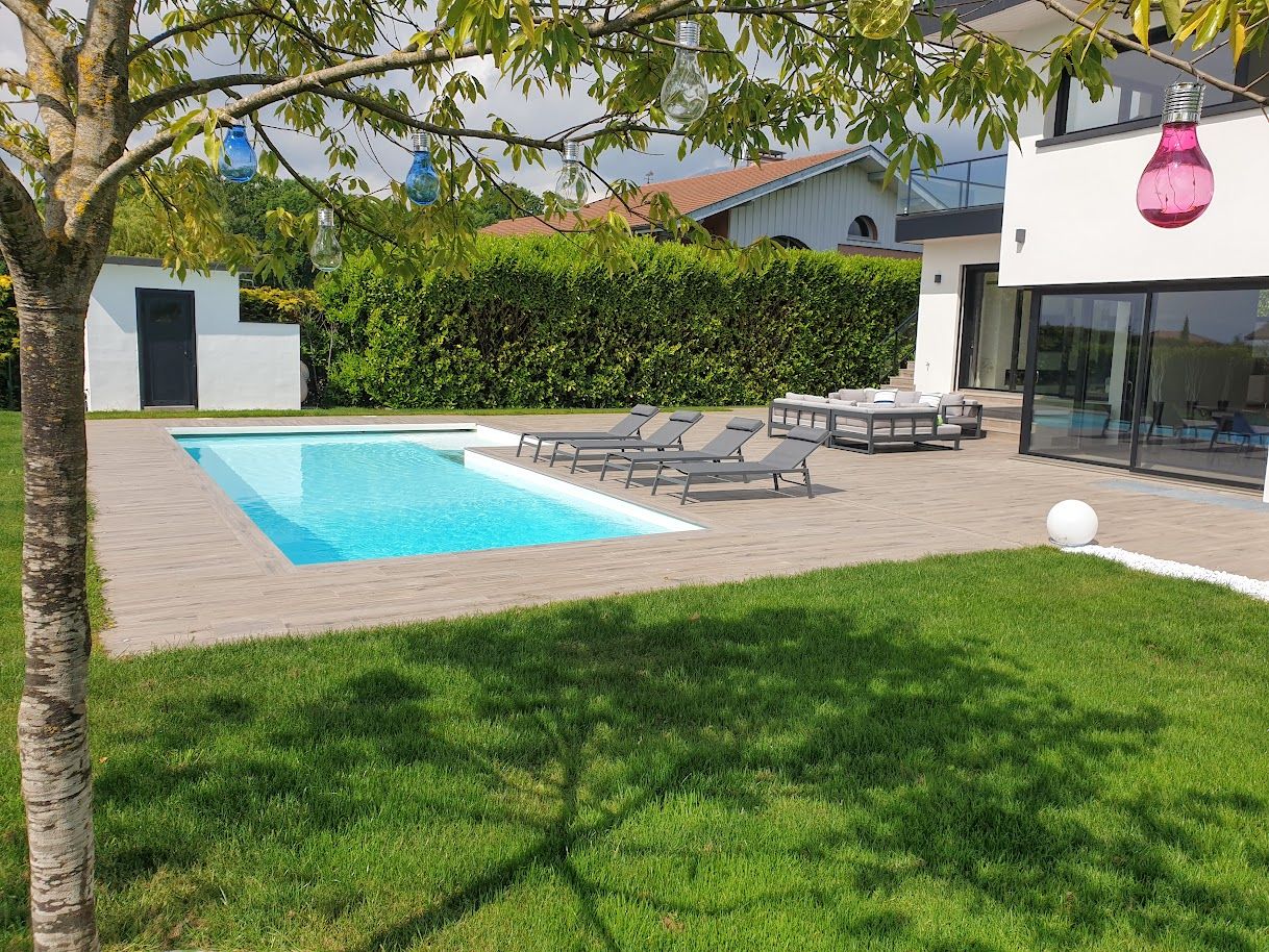 Villa Élégante à Divonne-les-Bains avec Vue sur les Alpes