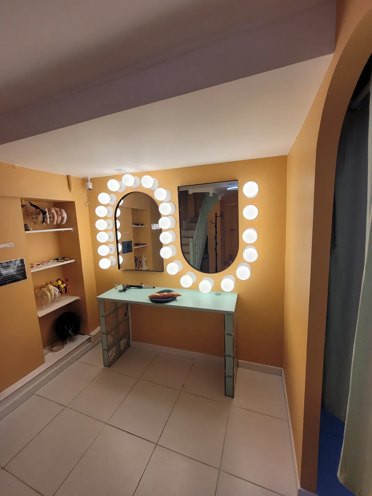 Unique Self-Service Photo Studio in Paris