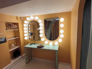 Unique Self-Service Photo Studio in Paris