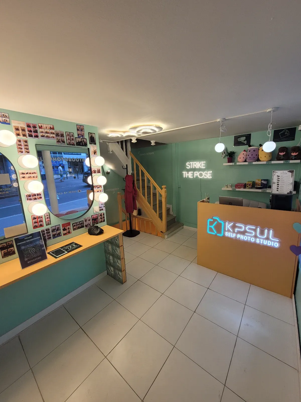 Unique Self-Service Photo Studio in Paris