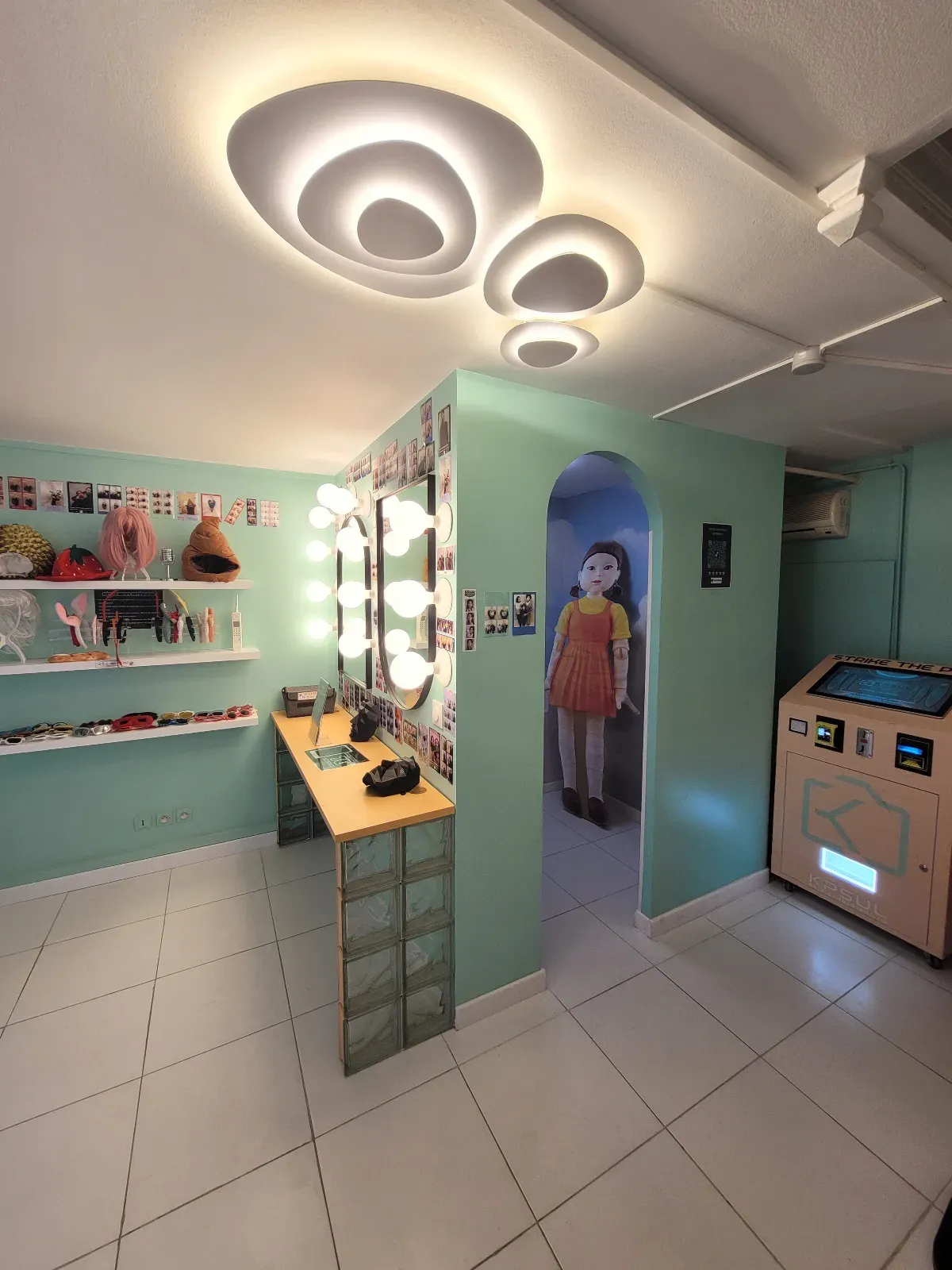 Unique Self-Service Photo Studio in Paris