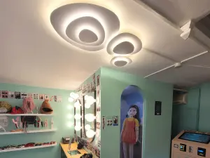 Unique Self-Service Photo Studio in Paris