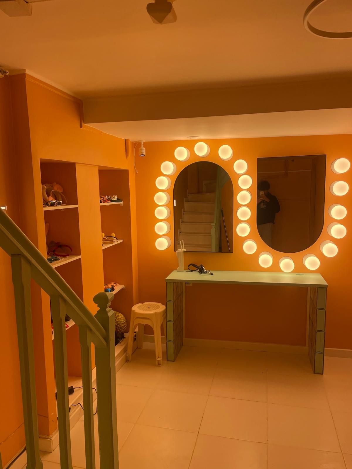 Unique Self-Service Photo Studio in Paris