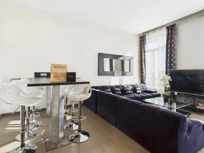 Appartement Luxueux de 4 Chambres Près du Palais à Cannes