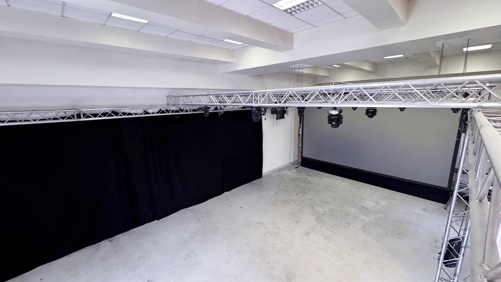 Studio créatif spacieux près de Paris pour événements & productions