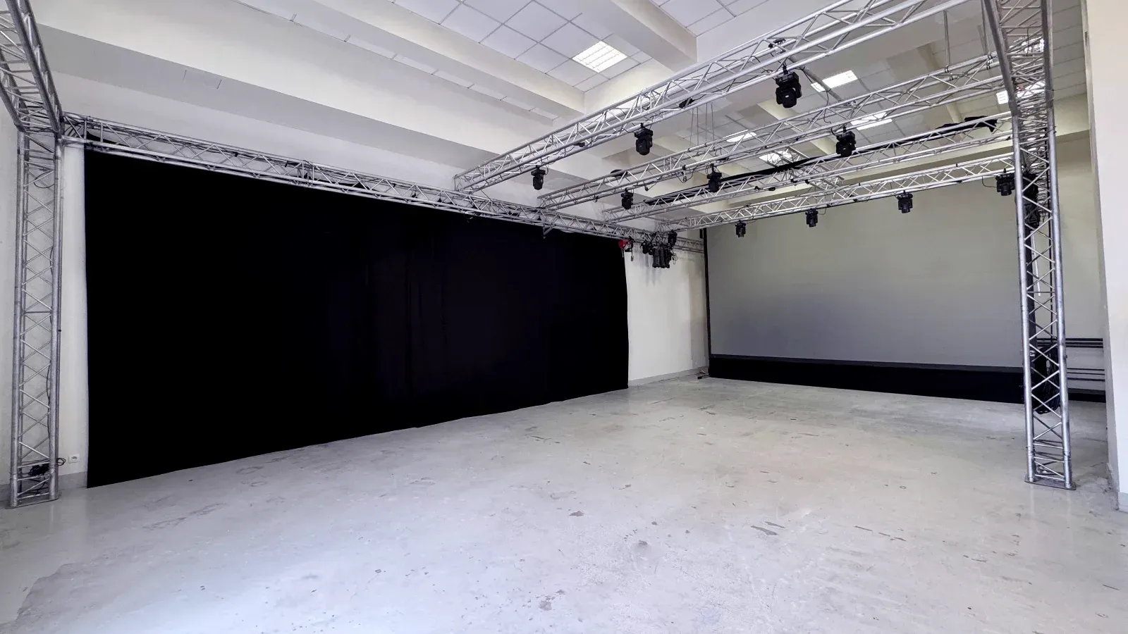 Studio créatif spacieux près de Paris pour événements & productions