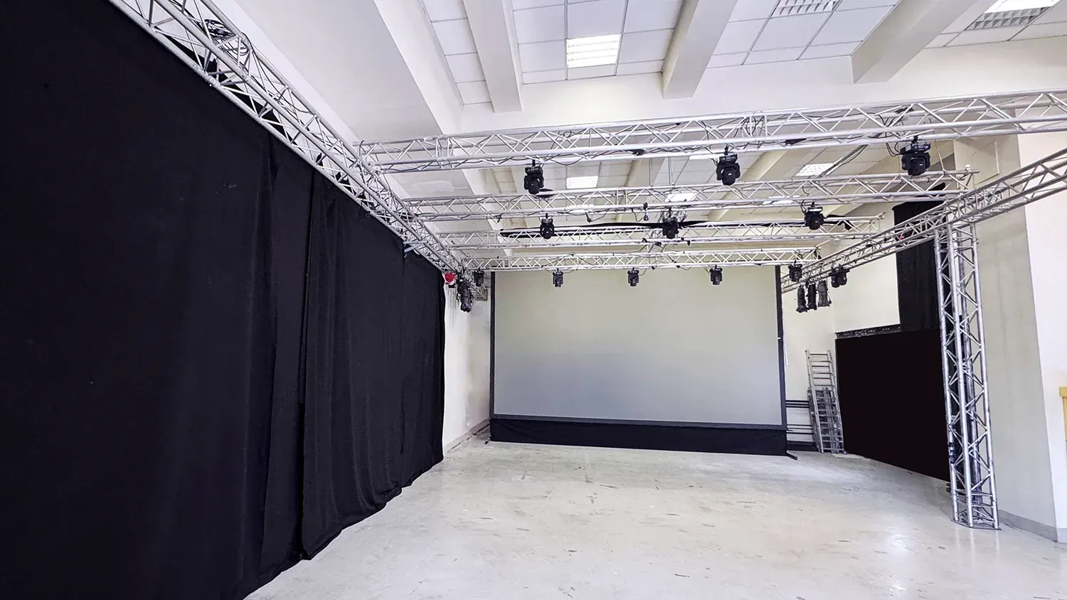 Studio créatif spacieux près de Paris pour événements & productions