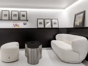 The Gallery | Contemporary Art Space in Paris 8th