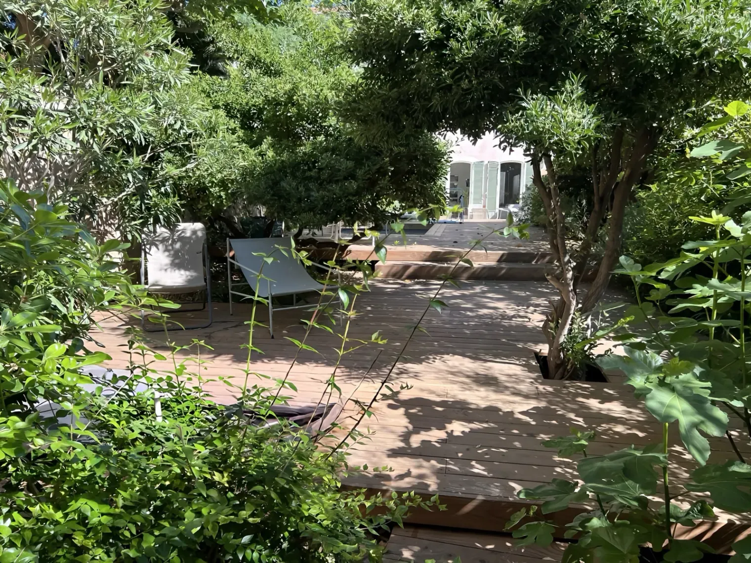 Jardin privé élégant à Saint-Barnabé pour événements & shootings