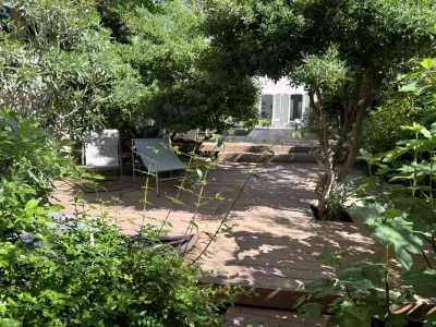 Jardin privé élégant à Saint-Barnabé pour événements & shootings