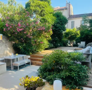Jardin privé élégant à Saint-Barnabé pour événements & shootings