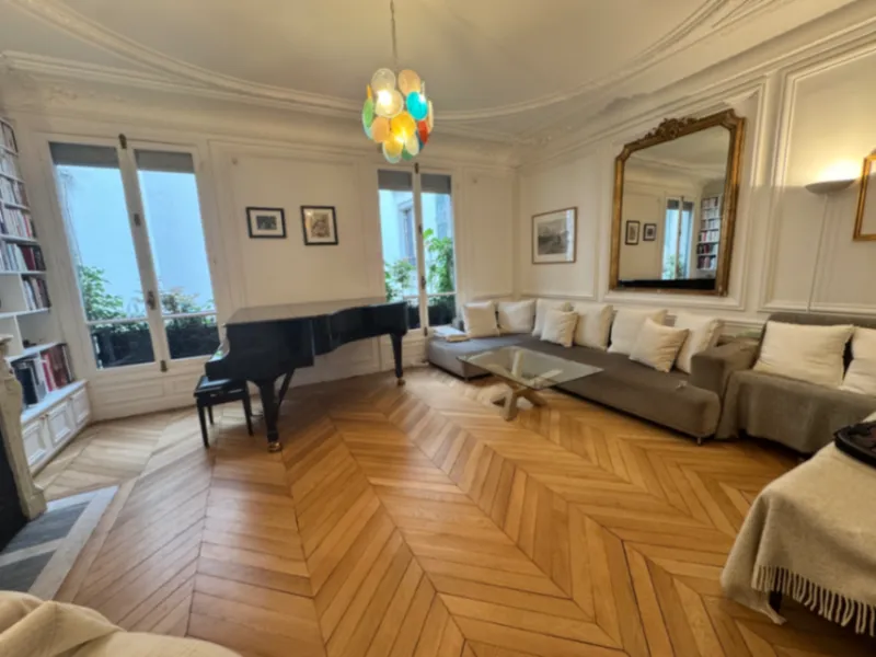Exclusive Haussmann Apartment in Saint-Germain-des-Prés