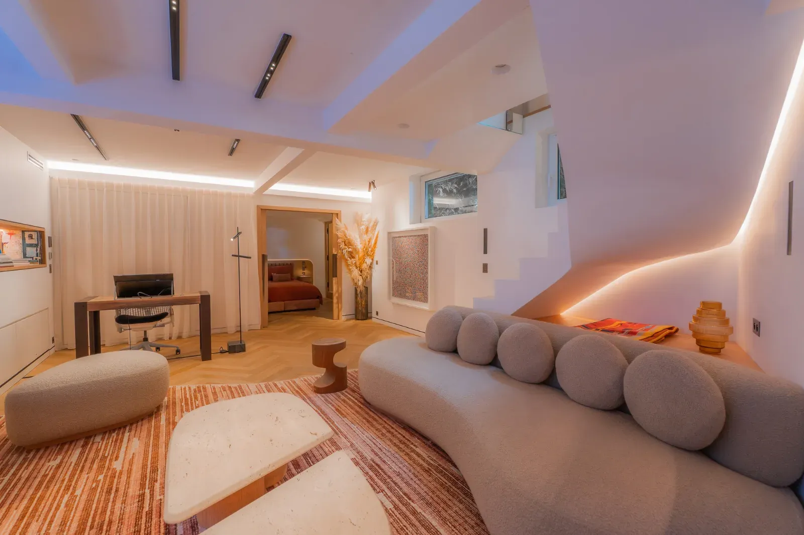 Intimate Parisian Apartment near Trocadéro for Exclusive Events