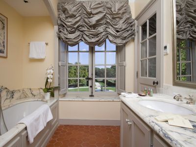 Tuscan house in the heart of the Aix region