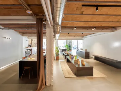 Espace événementiel brut et contemporain dans l'Eixample de Barcelone