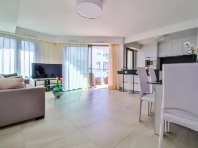 Appartement Vue Mer Panoramique – Palais des Festivals, Cannes