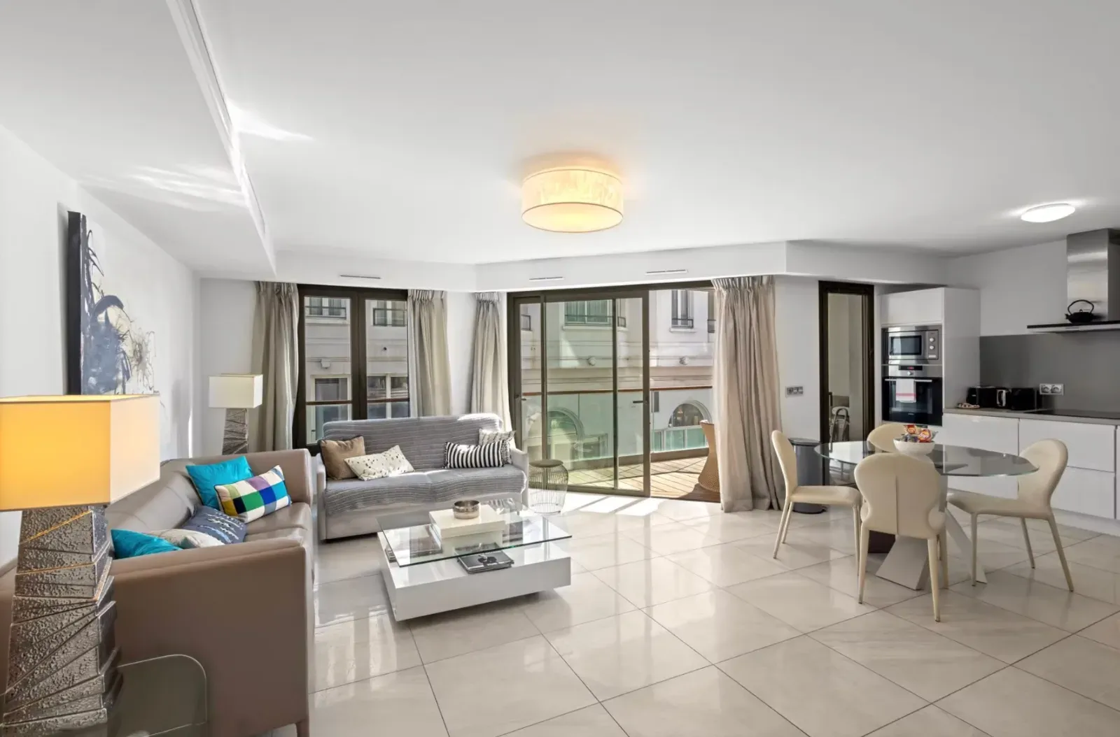 Elegant 2-Bedroom Croisette Apartment with Terrace | Venue for Events in Cannes