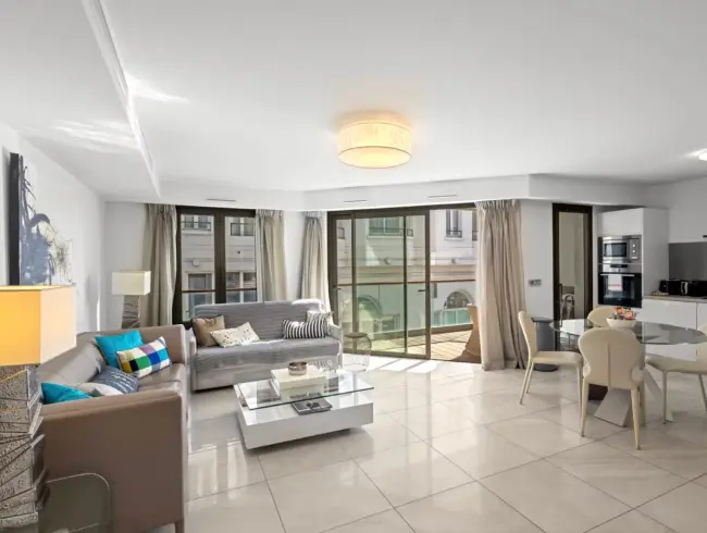 Elegant 2-Bedroom Croisette Apartment with Terrace | Venue for Events in Cannes