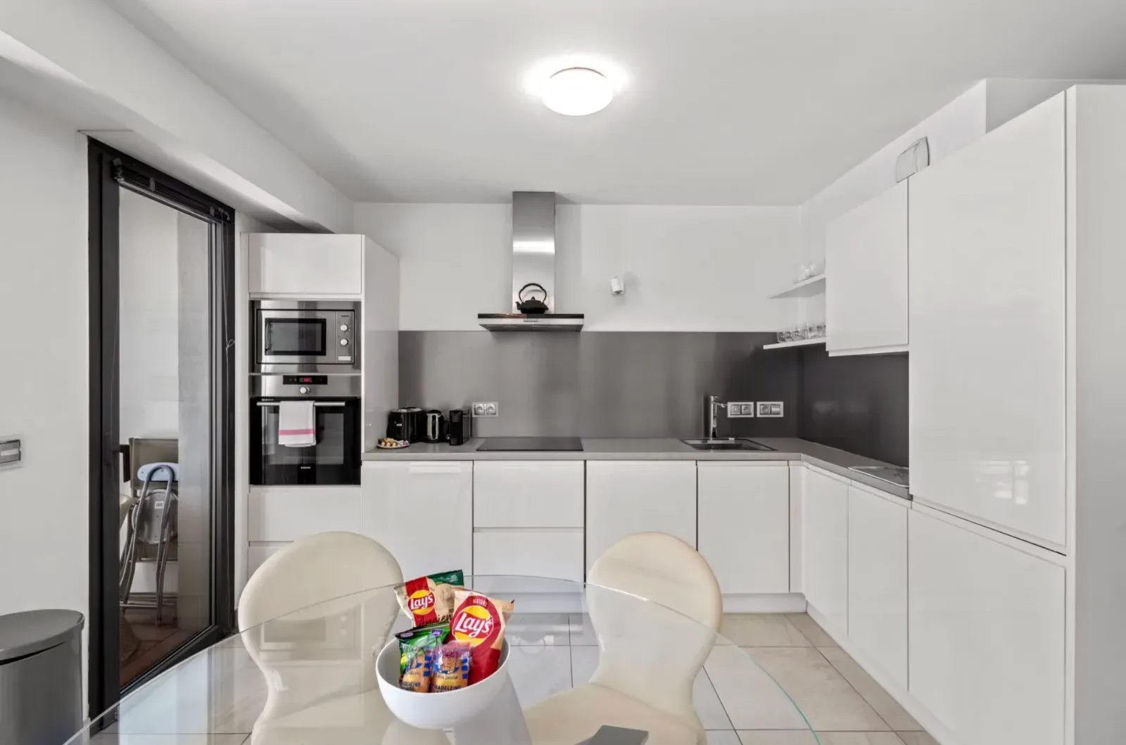 Elegant 2-Bedroom Croisette Apartment with Terrace | Venue for Events in Cannes
